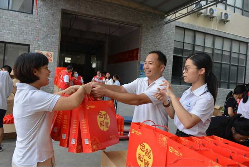 情满中秋·关怀常在：利来国际最老品牌高新科技产业园福利送暖