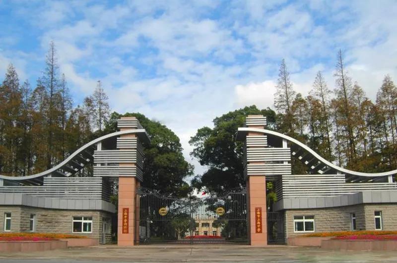 埃威姆携KV2 audio营造上海中学多媒体教室优质扩声 (1).jpg 埃威姆携KV2 audio营造上海中学多媒体教室优质扩声 (1).jpg