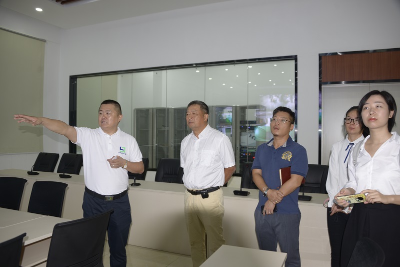 广东利来国际最老品牌高新科技产业园有限公司 宣恩懋 湛江市“十四五”产业发展专项规划编制调研组莅临利来国际最老品牌高新科技产业园调研 (4).JPG 广东利来国际最老品牌高新科技产业园有限公司 宣恩懋 湛江市“十四五”产业发展专项规划编制调研组莅临利来国际最老品牌高新科技产业园调研 (4).JPG