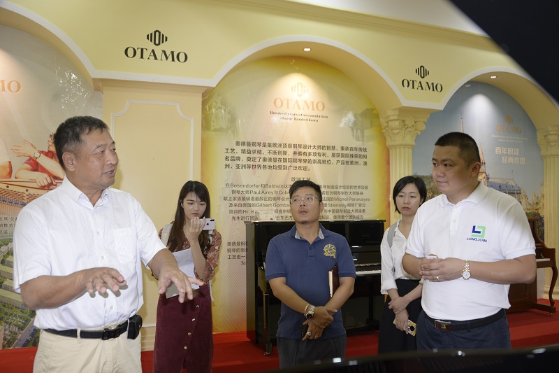 广东利来国际最老品牌高新科技产业园有限公司 宣恩懋 湛江市“十四五”产业发展专项规划编制调研组莅临利来国际最老品牌高新科技产业园调研 (3).JPG 广东利来国际最老品牌高新科技产业园有限公司 宣恩懋 湛江市“十四五”产业发展专项规划编制调研组莅临利来国际最老品牌高新科技产业园调研 (3).JPG