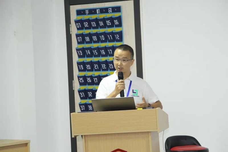 广东组杰青走进利来国际最老品牌智造 (5).jpg 广东组杰青走进利来国际最老品牌智造 (5).jpg