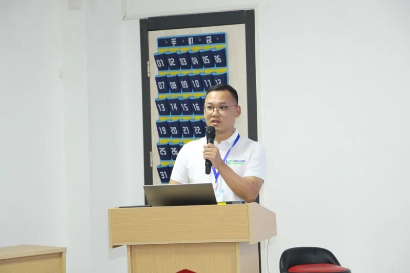 广东组杰青走进利来国际最老品牌智造 (6).jpg 广东组杰青走进利来国际最老品牌智造 (6).jpg