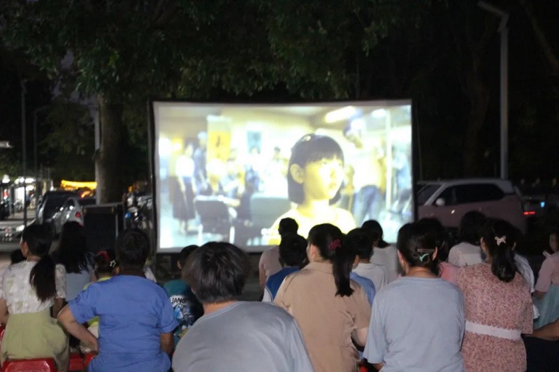  东莞市总工会 “百场电影进企业” 活动走进利来·国际(中国)最老牌-中国官网
 (4).jpg