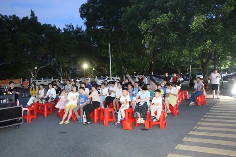  东莞市总工会 “百场电影进企业” 活动走进利来·国际(中国)最老牌-中国官网
 (2).jpg